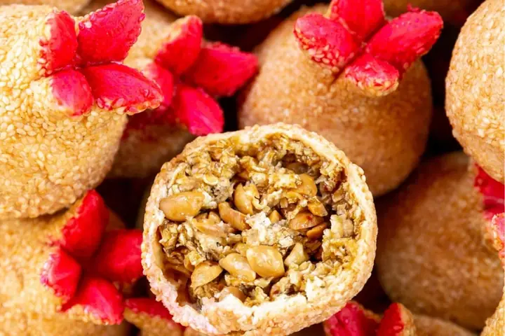 Bánh Bông Lan Cúng Thần Tài: Lễ Vật May Mắn Cho Khởi Đầu Thành Công