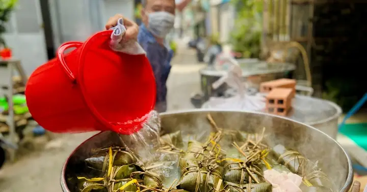 Tết Đoan Ngọ: Gia Đình Người Hoa Ở Sài Gòn Nấu Bánh Bá Trạng ...