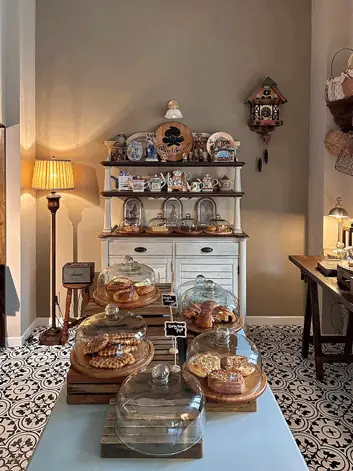 Không Gian Của Quán