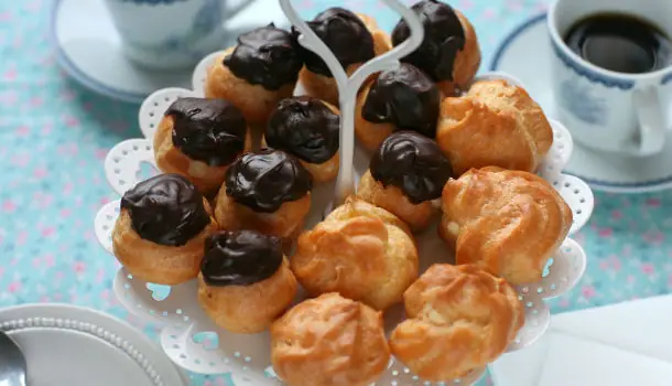 Bánh Su Kem (choux À La Crème) - Demo & Một Số Lưu Ý Khi Làm ...