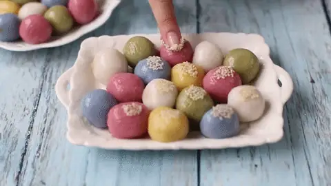 Mâm Cúng Rằm Tháng Giêng Có Thêm Bánh Trôi Nước Ngũ Sắc Nữa Mới "chuẩn Bài": Làm Chưa Tới 30 Phút Là Xong! - Ảnh 9.