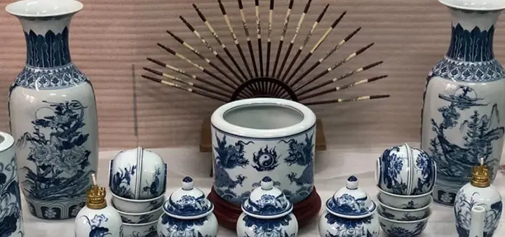 Hướng Dẫn Cách Bày Bát Đũa Trên Bàn Thờ Đúng Chuẩn 2025