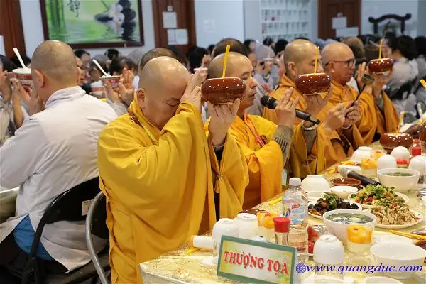 Cúng Quá Đường (bài Viết Của Tt Thích Nguyên Tạng)