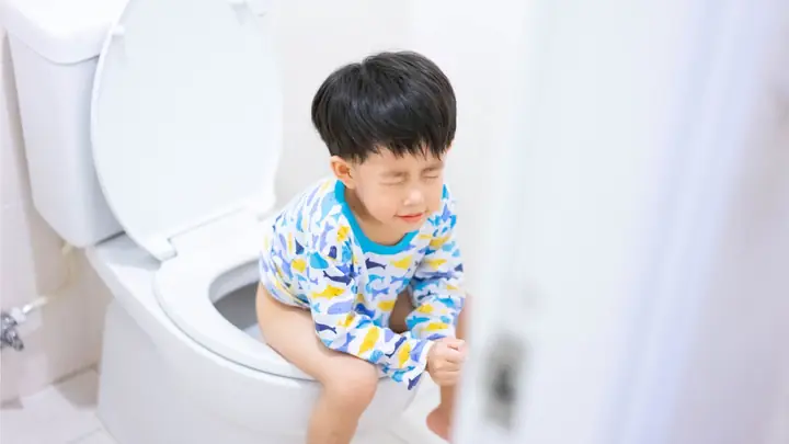 Bố Mẹ Lưu Ý: Trẻ Bị Táo Bón Nên Ăn Gì