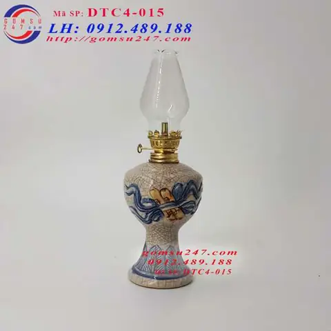 Đèn Dầu Thờ Cúng Trên Bàn Thờ