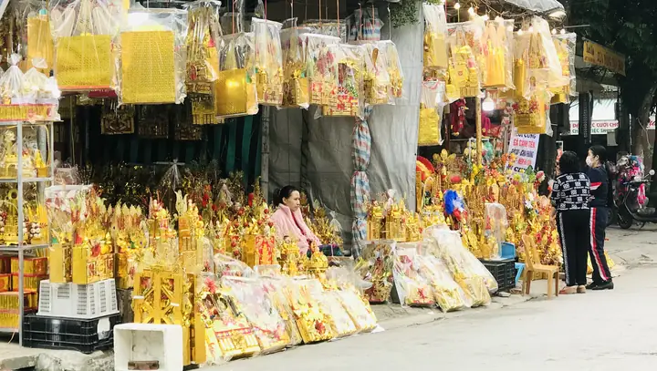Phong Phú Thị Trường Hàng Mã Cúng Ông Công Ông Táo