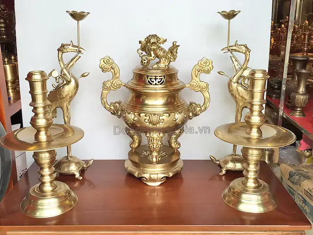 Bộ Ngũ Sự Là Gì? Ý Nghĩa Bộ Ngũ Sự Trên Ban Thờ Cúng Gia Tiên?