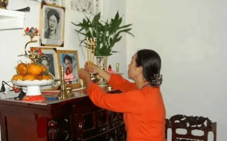 Thay Bát Hương Mới Phải Thắp Hương Bao Nhiêu Ngày? - Gốm Bát ...