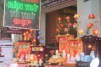 Thị Trường Đồ Điện Trang Trí Phòng Thờ Ngày Tết: Nhiều Lựa Chọn ...