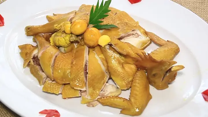 Cách Chặt Gà Cúng Đẹp Mắt: Cẩm Nang Toàn Tập Từ A-z Cho Mâm Cơm Ngày Tết