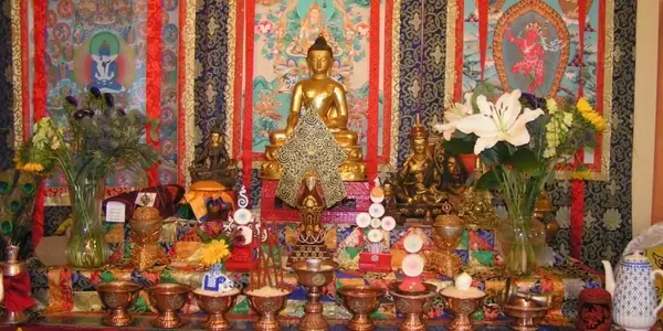 Nghi Thức Cúng Lễ Trong Kim Cương Thừa