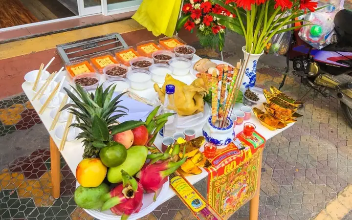 Cẩm Nang Cúng Khai Trương Đầu Năm: Chuẩn Bị Mâm Lễ Và Bài Văn Khấn Chi Tiết