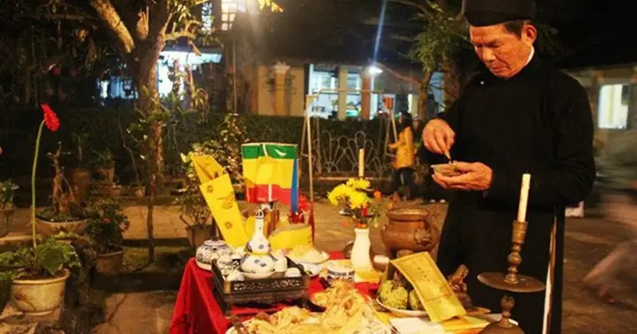 Cách Stands Cúng Giao Thừa Ngoài Trời Chuẩn Nhất Theo Phong Tục Truyền Thống