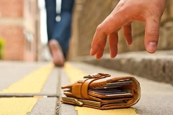 Điều Cấm Kỵ Khi Nhặt Tiền Rơi Trên Đường - Tạp Chí Gia Đình Việt Nam
