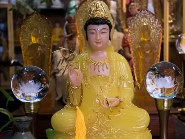 Cẩm Nang Thờ Cúng Mẹ Quan Âm: Chi Tiết Từ A-z Cho Người Mới Bắt Đầu