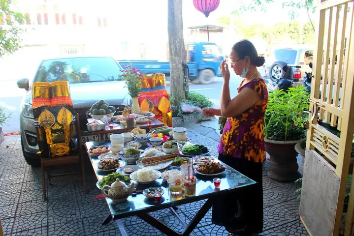 Cẩm Nang Chi Tiết Về Cách Vái Cúng Trong Nhà Chuẩn Phong Tục Việt