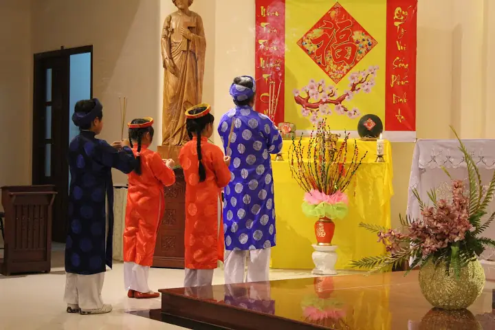 Cẩm Nang Viết Sớ Trạng Mã Cúng Tổ Tiên Chuẩn Văn Hóa Tâm Linh Việt