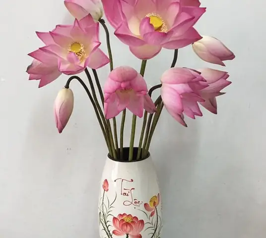 Cẩm Nang Toàn Tập Về Số Lượng Hoa Và Cách Chọn Lọ Hoa Thờ Cúng Gia Tiên