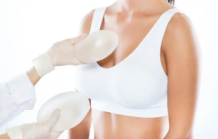 Sau Khi Nâng Ngực Bao Lâu Thì Ngực Mềm? | Vinmec