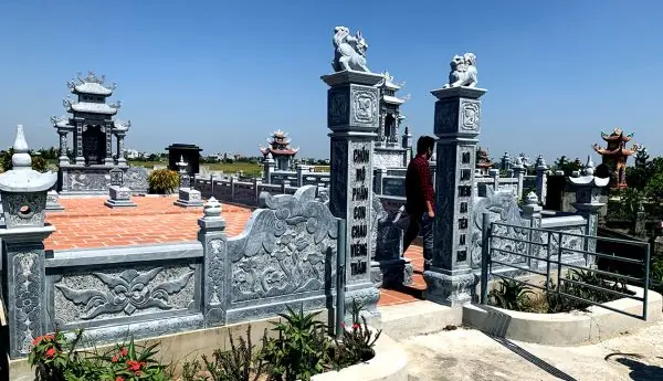 35 Câu Đối Khắc Trên Bia Mộ Cha Mẹ Ý Nghĩa Thể Hiện Đạo Hiếu