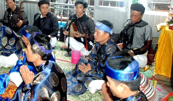 Hát Chầu Văn, Nét Huế Độc Đáo Của Xứ Huế