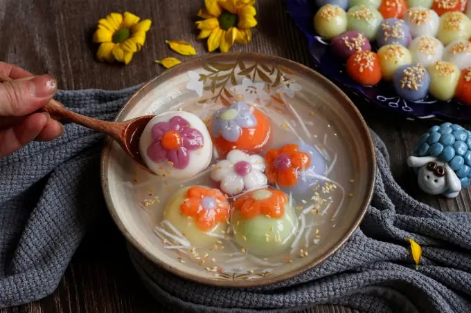 Mâm Cúng Giao Thừa: Ý Nghĩa Và 3 Món Chè Truyền Thống Không Thể Thiếu