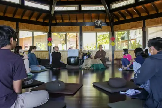 Cúng Dường Lễ Tự Tứ Ở Tu Viện Lộc Uyển