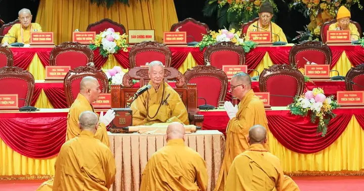 Suy Tôn Trưởng Lão Hòa Thượng Thích Trí Quảng Lên Ngôi Vị Pháp ...