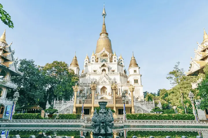 Chiêm Bái Chùa Bửu Long: Tuyệt Tác Kiến Trúc Thái Lan