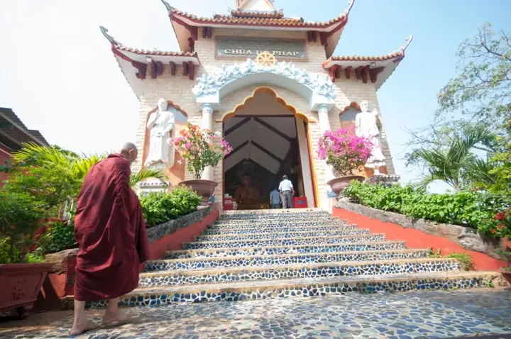 Chùa Hộ Pháp Thích Ca Phật Đài