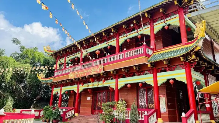 Chùa Bốn Mặt: Ngôi Chùa Nổi Tiếng “linh Thiêng” Tại Quận 8 | Xanh Sm