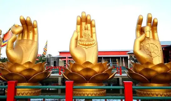 Chùa Quan Âm Linh Ứng - Địa Điểm Du Lịch Tâm Linh Nổi Tiếng Sóc ...