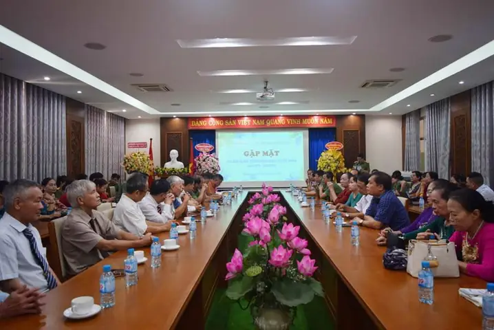 Tổ Chức Trang Trọng, Ấm Cúng, Ý Nghĩa Chương Trình Gặp Mặt Cựu Cán Bộ, Giáo Viên, Công Nhân Viên Nhà Trường Nhân Ngày Truyền Thống 24/4/1976 - 24/4/2025