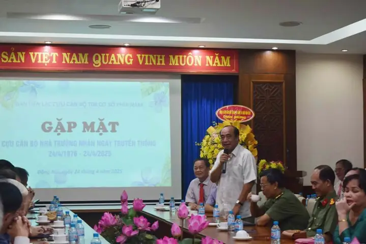 Tổ Chức Trang Trọng, Ấm Cúng, Ý Nghĩa Chương Trình Gặp Mặt Cựu Cán Bộ, Giáo Viên, Công Nhân Viên Nhà Trường Nhân Ngày Truyền Thống 24/4/1976 - 24/4/2025