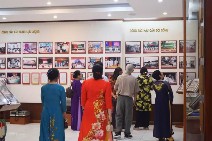 Tổ Chức Trang Trọng, Ấm Cúng, Ý Nghĩa Chương Trình Gặp Mặt Cựu Cán Bộ, Giáo Viên, Công Nhân Viên Nhà Trường Nhân Ngày Truyền Thống 24/4/1976 - 24/4/2025