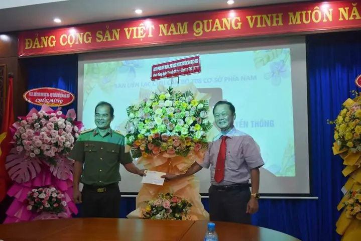 Tổ Chức Trang Trọng, Ấm Cúng, Ý Nghĩa Chương Trình Gặp Mặt Cựu Cán Bộ, Giáo Viên, Công Nhân Viên Nhà Trường Nhân Ngày Truyền Thống 24/4/1976 - 24/4/2025