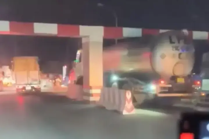 Clip Xe Bồn Phát Nổ Ở Hưng Yên Rồi Bốc Cháy Dữ Dội Sau Khi Cố Qua ...