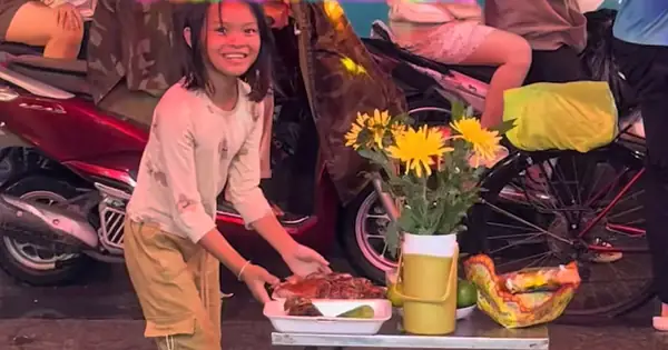 Clip Bé Gái Nghèo “giật” Đồ Cúng Cô Hồn Gây Sốt Mạng: Gia Chủ Tiết Lộ ...