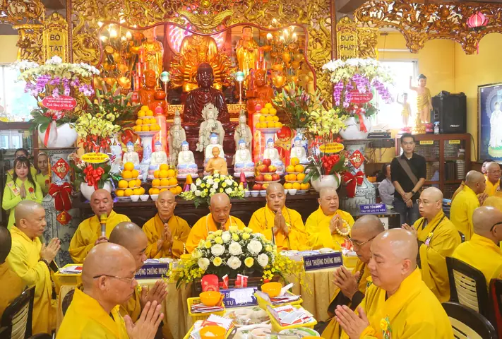 Tp. Hcm: Chùa Đại Bi Tổ Chức Lễ Vu Lan Và Trao Tặng 450 Phần Quà ...