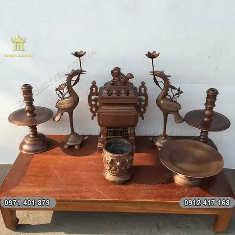 Có Nên Thờ Hạc Trong Bộ Đồ Thờ Cúng Bằng Đồng Trên Ban Thờ Gia Tiên?