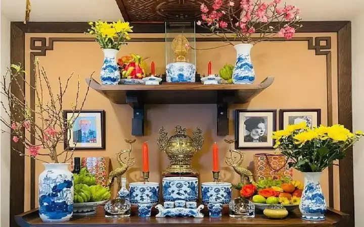 Treo Ảnh Phật Trên Bàn Thờ Gia Tiên Được Không?