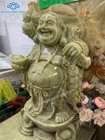 Ý Nghĩa Của Việc Thắp Nén Nhang Để Cúng Cho Di Lặc Trong Văn Hóa Tâm Linh