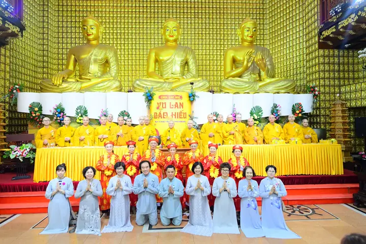 Đại Lễ Vu Lan Báo Hiếu Và Cúng Dường Pháp Y Chùa Giác ...