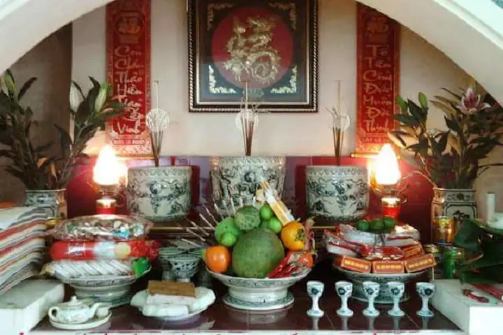 Bàn Thờ Thần Linh Gồm Những Gì Và Đặt Bàn Thờ Thần Linh Cần Kiêng ...