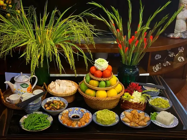 Cúng Chúng Sinh: Thời Gian, Cách Chuẩn Bị Mâm Lễ Và Những Điều Kiêng Kỵ Cần Biết