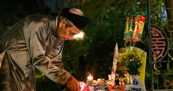 Mâm Cúng Giao Thừa 2025 Cần Gì, Cúng Trong Nhà Hay Ngoài Trời ...