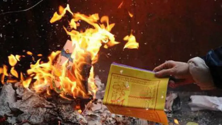 Cúng Đưa Chân Các Cụ: Ý Nghĩa, Nghi Thức Và Những Điều Cần Biết