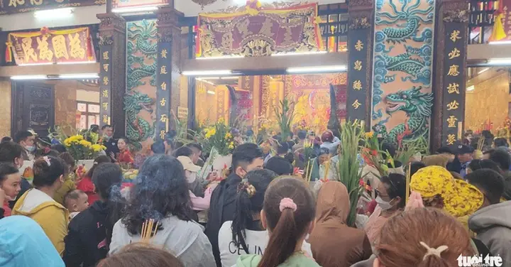 Năm 2023 Cả Nước Thu 4.100 Tỉ Đồng Tiền Công Đức, Miếu Bà Chúa ...