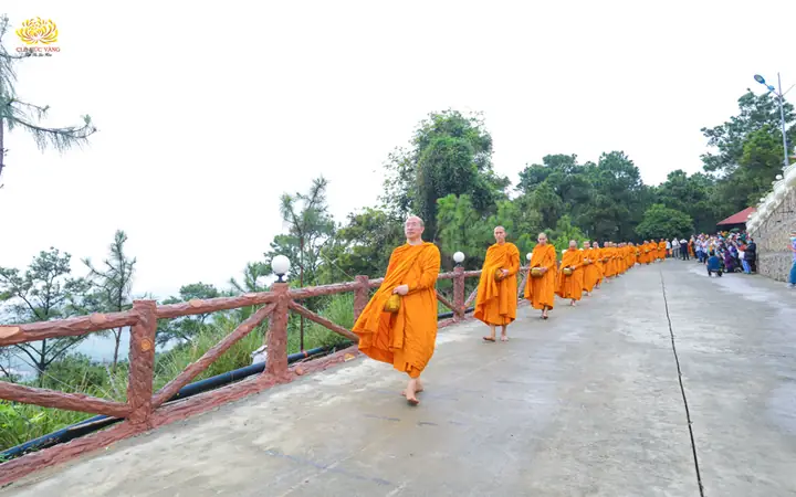 Cúng Dường Ba La Mật: Khái Niệm, Lợi Ích Và Cách Thực Hành Đúng Theo Giáo Lý Phật Giáo