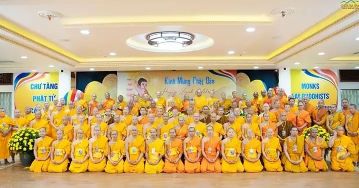 Chư Tăng, Phật Tử Nước Ngoài Thắt Chặt Tình Pháp Lữ